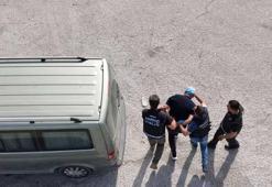 Dronla tespit edilen araçtan 38 bin 464 adet sentetik ecza hap çıktı