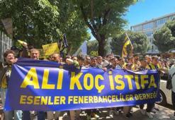 Fenerbahçeli taraftarlar Cadde'den stada kadar yönetimi protesto etmek için yürüdü