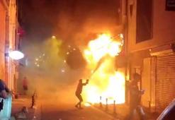 Kadıköy'de iş yeri alev alev yandı