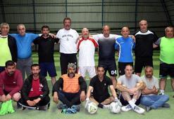 Yaşları 55-70; 40 yıldır halı sahada futbol oynuyorlar