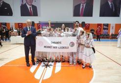 Ümraniye Halk Oyunları Yarışması’nda 270 öğrenci yeteneklerini sergiledi