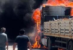 Seyir halindeyken alev alan TIR, yandı