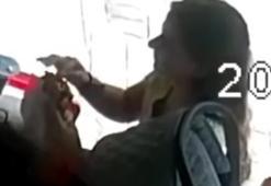 Kopardığı saçını tostunun içine koydu, o anlar kamerada