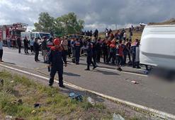 Cenazeden dönenleri taşıyan midibüs yan yattı; 2 ölü, 15 yaralı