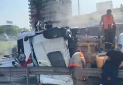 Küçükçekmece D-100 yan yolda beton mikseri devrildi