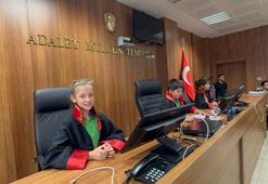 İlkokul öğrencileri adliyeyi ziyaret etti, duruşma canlandırdı