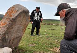 Dünyadaki diğer Malakanlarla bağlantı kurmak için atalarının yaşadığı Kars'a geldiler