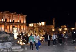 Efes Antik Kenti'nde gece müzeciliği başlıyor