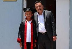 Vali, okulun tek mezununun kep atma törenine katıldı