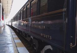 Tarihi 'Orient Express', 64 yolcusuyla Sirkeci’ye geldi