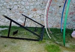 Parkta sallanırken devrilen demir salıncağın altında kalan Yağız hayatını kaybetti