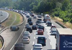 Sakarya'da, iki otoyolun kesiştiği noktada trafik yoğunluğu