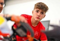 Alp Aksoy, podyum mücadelesi için İtalya’da