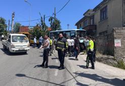 Yolcu minibüsü duvara çarptı: 14 yaralı