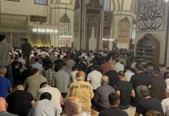 Bursa'da bayram namazını Ulu Camii'nde kıldılar; avlular doldu
