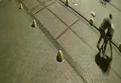 Fatih'te tartıştığı kişiyi bıçakladı, başında bekleyip cep telefonunu çalıp kaçtı