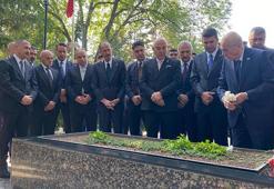 Bahçeli, Türkeş'in mezarını ziyaret etti