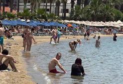Bodrum'da plajlarda 'bayram' yoğunluğu
