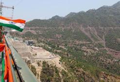 Dünyanın en yüksek demir yolu köprüsü açıldı