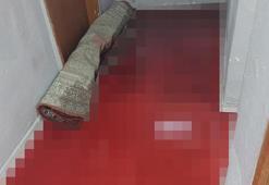 Gaziosmanpaşa'da kanalizasyondan gelen kurban kanı 2 daireyi bastı