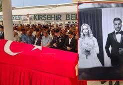 Düğüne giderken kazada ölen çift, toprağa verildi