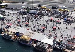 Eminönü'nde bayram yoğunluğu havadan görüntülendi