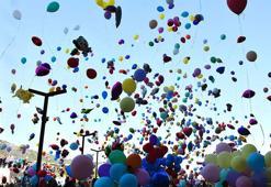 İzmir’de balonlar kanser tedavisi gören çocuklar için uçturuldu