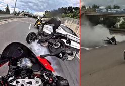 3 motosiklet ve otomobilin karıştığı kaza kask kamerasında