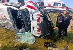 Şarampole devrilen ambulansta 4 sağlıkçı yaralandı