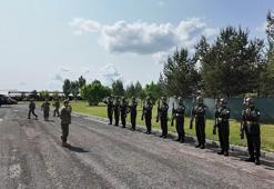 Orgeneral Selçuk Bayraktaroğlu, Mehmetçik ile bayramlaştı