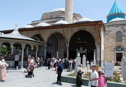 Mevlana Müzesi'nde bayramda ziyaretçi yoğunluğu
