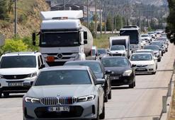 Burdur'dan 8 saatte 30 bin araç geçti