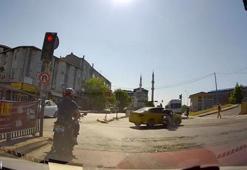 Şişli’de taksi ile çarpışan motosikletin sürücüsü yaralandı