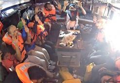 Büyükelçilik yetkilileri, 'Madleen'deki Türk vatandaşlarla görüştü