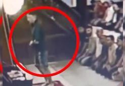 Camideki tavırları tepki çekti; akli dengesi yerinde değilmiş