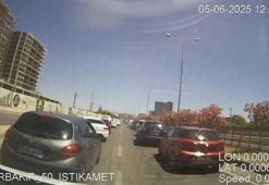 Sürücülerin fermuar yöntemiyle ambulansa yol verdiği anlar kamerada