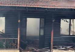 Fabrikada çıkan yangında yemekhane kullanılamaz hale geldi