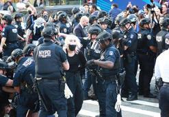 New York’ta, düzensiz göçmenlere destek için düzenlenen protestolarda 65 kişi gözaltına alındı