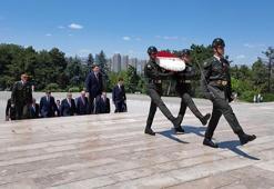 Bakan Tunç, yeni HSK üyeleriyle Anıtkabir'i ziyaret etti