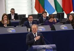 Polonya'da Tusk hükümeti güvenoyu aldı