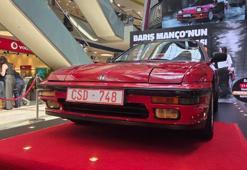 Barış Manço'nun 1991 model kırmızı otomobili sevenleriyle buluştu