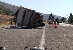 Adıyaman'da kamyonet ile otomobil çarpıştı: 1 ölü, 5 yaralı