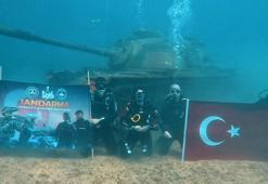 Jandarma, Saros'ta batık tanka dalış yaparak kuruluş yıl dönümünü kutladı