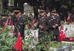 Jandarma Genel Komutanlığı'nın 186'ncı yıl dönümünde Edirnekapı Şehitliği'nde anma töreni düzenlendi