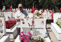 Edirnekapı Şehitliği'nde buruk Babalar Günü