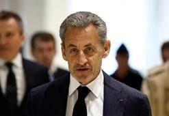 Eski Fransa Cumhurbaşkanı Sarkozy’nin onur nişanı geri alındı