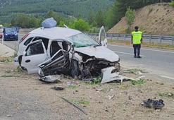 Otomobil menfeze çarptı: 1 ölü, 3 yaralı
