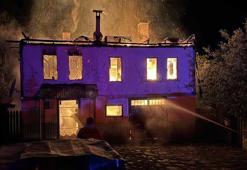 Karabük'te 2 katlı müstakil ev yandı