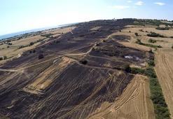 Saros'ta yanan tarlalar ve orman havadan görüntülendi