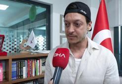 Mesut Özil: Gençler kendilerine güvensin ve hayallerinin peşinden koşsun